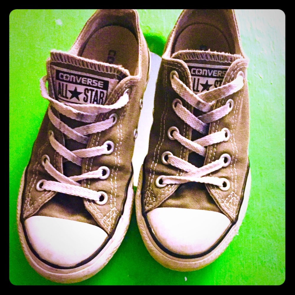 Boys converse